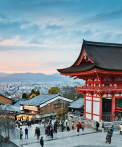 JAPÓN ESPIRITUAL MAR - DIC 2026 -12 noches 10 Kyoto Kiyomizu Temple at sunset